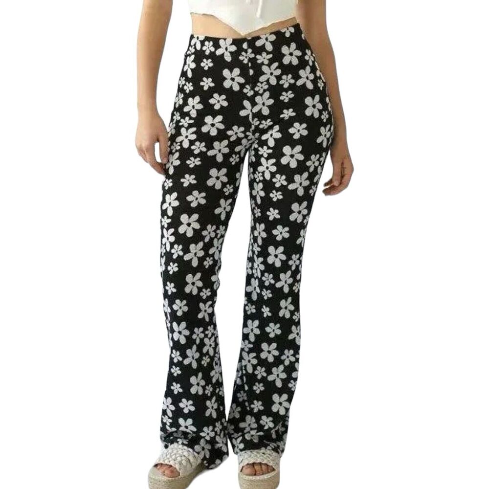 Urban Outfitters Black Bryn Pull On Flare Pants Daisy Floral Print Size XS Retro